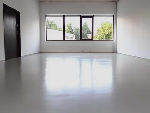 水泥基自流平地坪的注意事項和問題解決